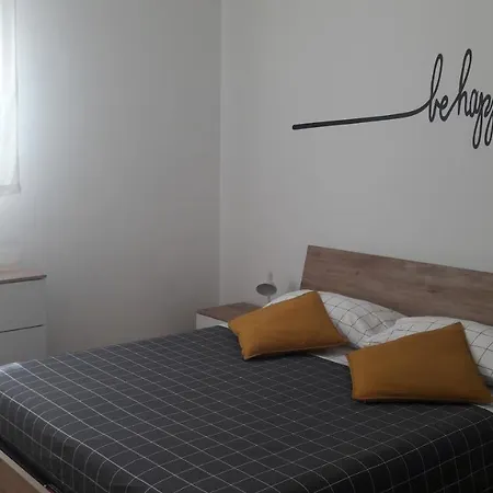 Bolognamania Apartments-happy Болонья